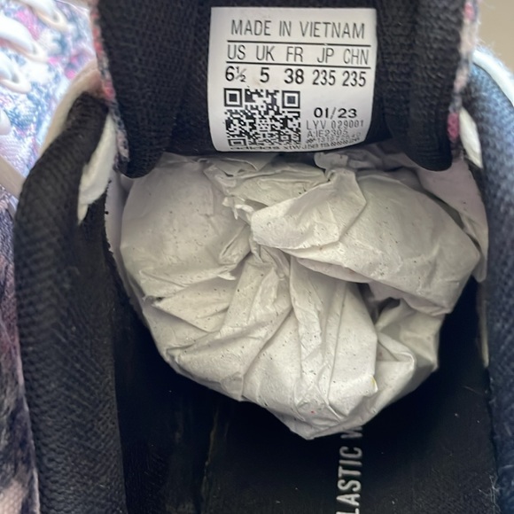 Multicolor pink Adidas platform sneakers - Picture 3 of 3